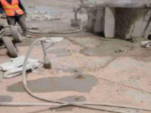 电白水泥混凝土路面板底注浆技术 路面脱空注浆整治方案